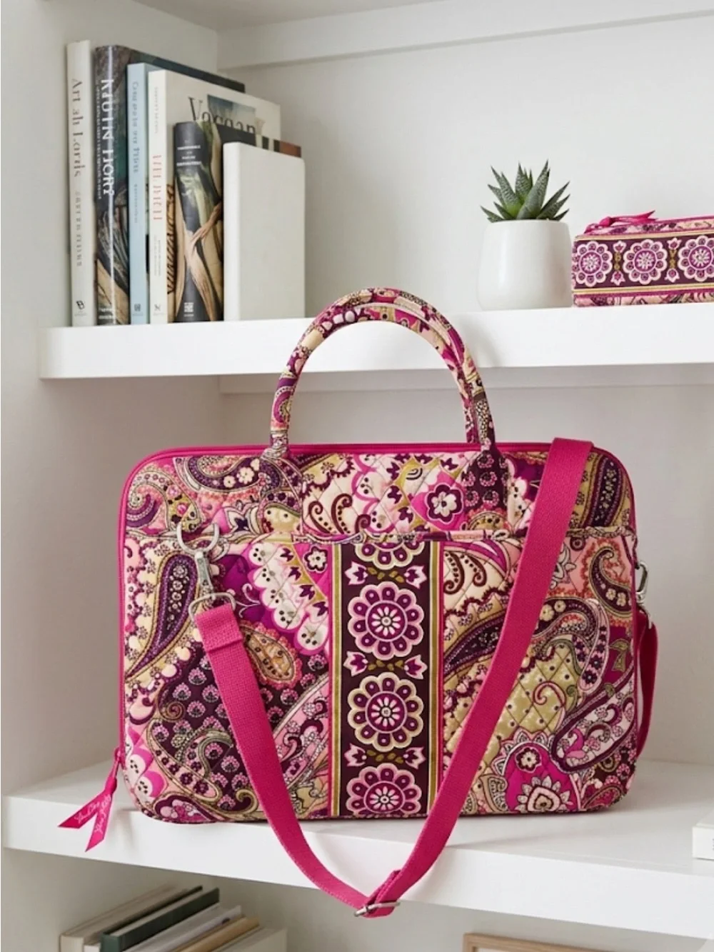 Vera Bradley Very Berry Paisley hard sided laptop case EUC  16”W  x  11”H  Like